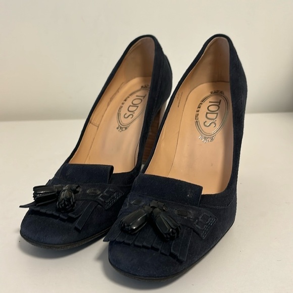 Tod’s navy blue suede tassel pumps wood block heel size 37 NWOB